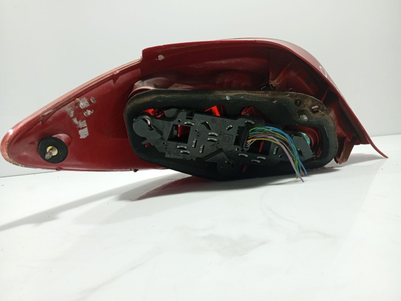 Recambio de piloto trasero derecho para peugeot 307 (3a/c) 1.6 16v referencia OEM IAM 6351P3  