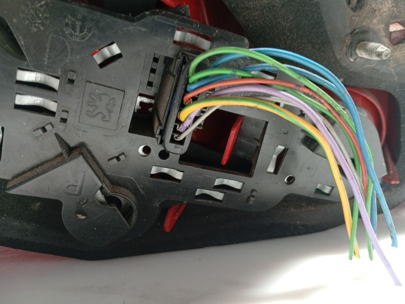 Recambio de piloto trasero derecho para peugeot 307 (3a/c) 1.6 16v referencia OEM IAM 6351P3  