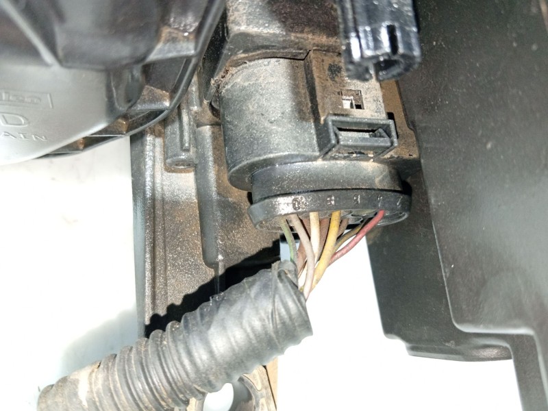 Recambio de faro derecho para seat ibiza iv (6j5, 6p1) 1.2 tdi referencia OEM IAM 6J1941022C  