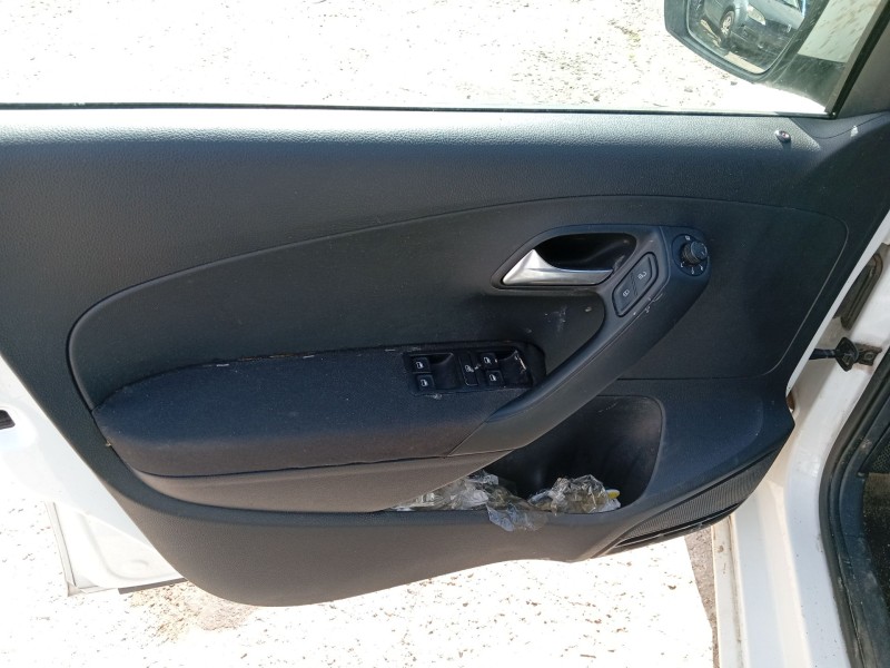 volkswagen polo v (6r1, 6c1) del año 2015