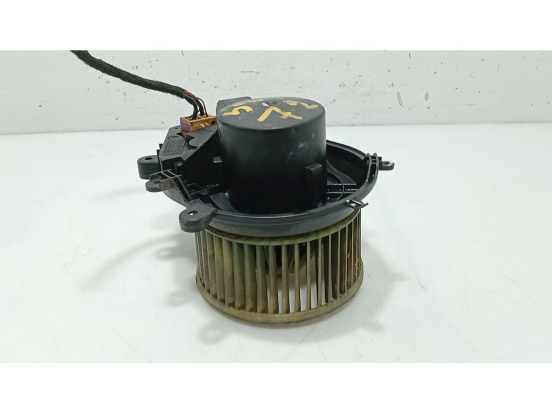 Recambio de ventilador calefaccion para skoda superb i (3u4) 2.0 tdi referencia OEM IAM 8D1820021A  