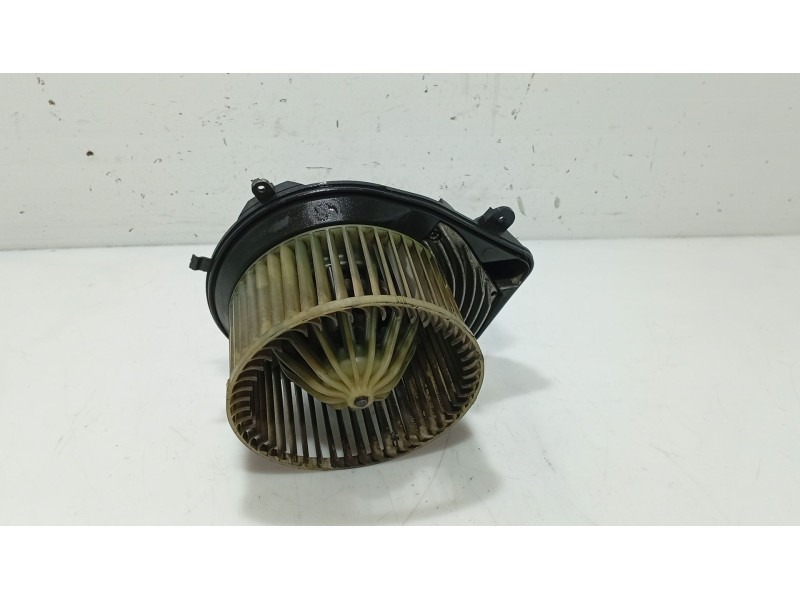 Recambio de ventilador calefaccion para skoda superb i (3u4) 2.0 tdi referencia OEM IAM 8D1820021A  