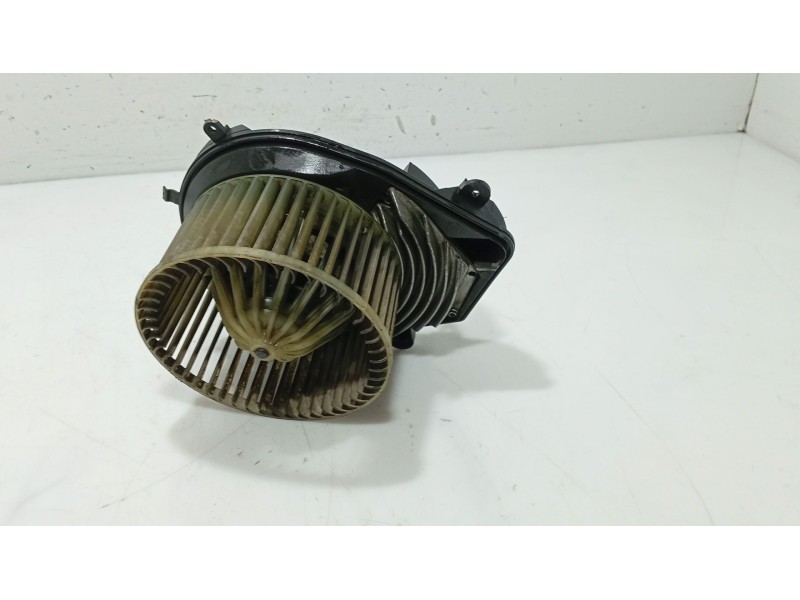 Recambio de ventilador calefaccion para skoda superb i (3u4) 2.0 tdi referencia OEM IAM 8D1820021A  