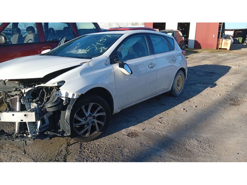 toyota auris (_e18_) del año 2017