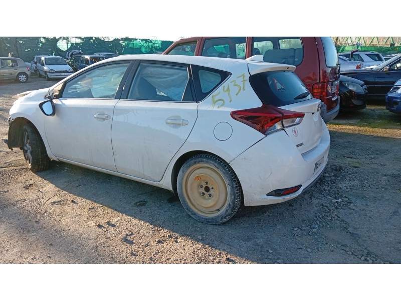 toyota auris (_e18_) del año 2017