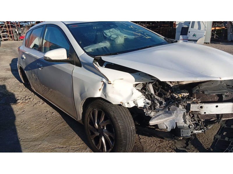 toyota auris (_e18_) del año 2017