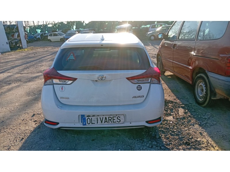 toyota auris (_e18_) del año 2017