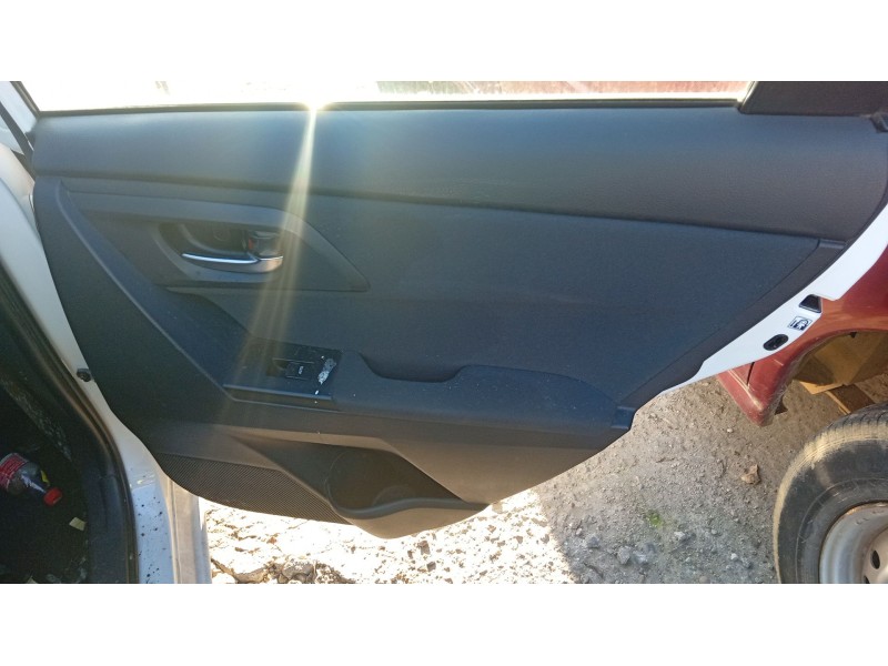 toyota auris (_e18_) del año 2017