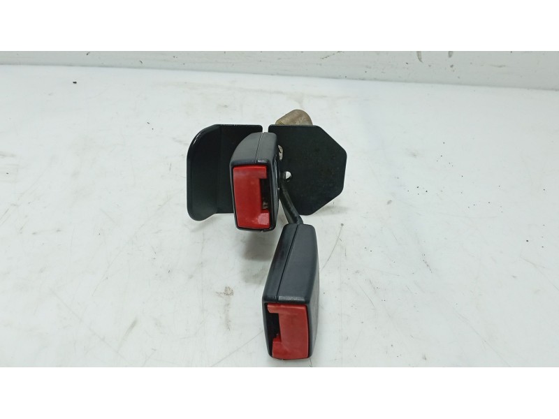 Recambio de anclaje cinturon trasero izquierdo para audi a4 b6 (8e2) 1.9 tdi referencia OEM IAM   