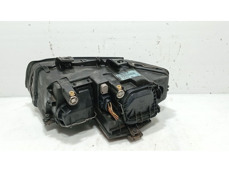 Recambio de faro derecho para audi a4 b6 (8e2) 1.9 tdi referencia OEM IAM 8E0941030C  