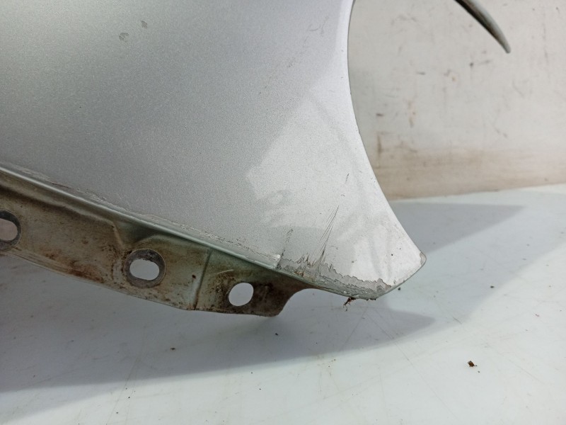 Recambio de aleta delantera derecha para kia carnival ii (gq) 2.9 crdi referencia OEM IAM 0K52Y52111  