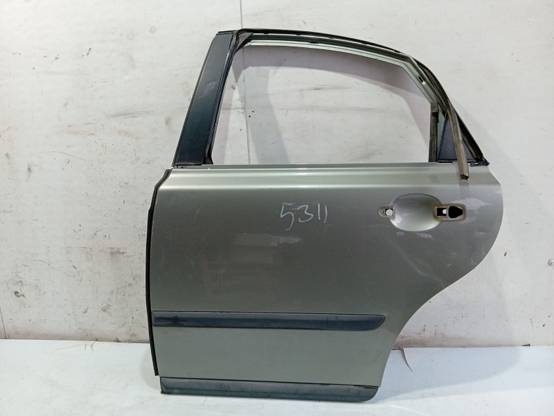 Recambio de puerta trasera izquierda para volvo s40 berlina referencia OEM IAM 31335461  
