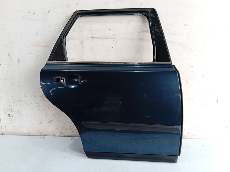 Recambio de puerta trasera derecha para volvo v50 (545) 2.0 d referencia OEM IAM 31335470  