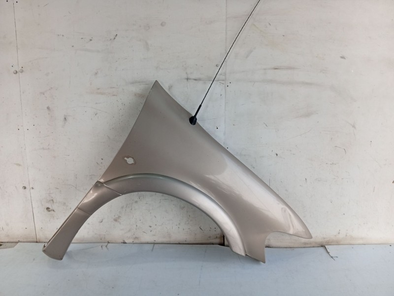 Recambio de aleta delantera derecha para kia carnival ii (gq) 2.9 crdi referencia OEM IAM 0K52Y52111  