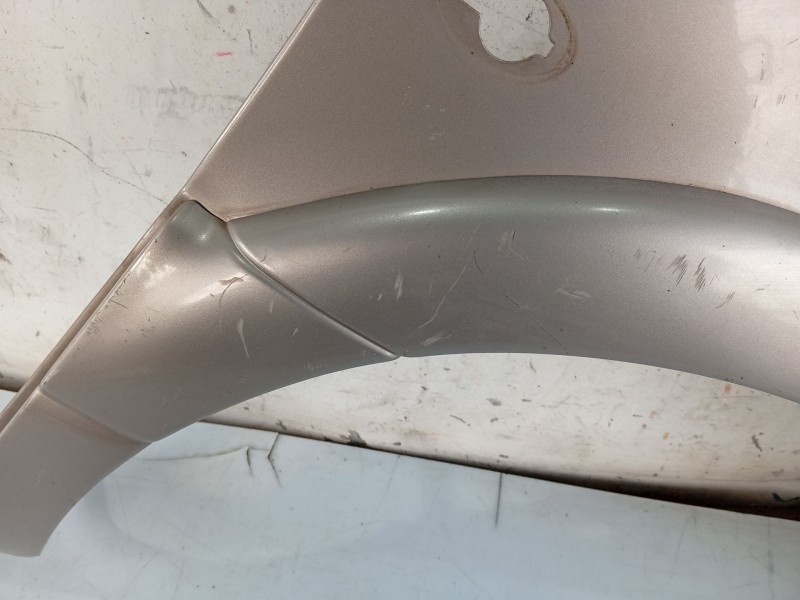 Recambio de aleta delantera derecha para kia carnival ii (gq) 2.9 crdi referencia OEM IAM 0K52Y52111  