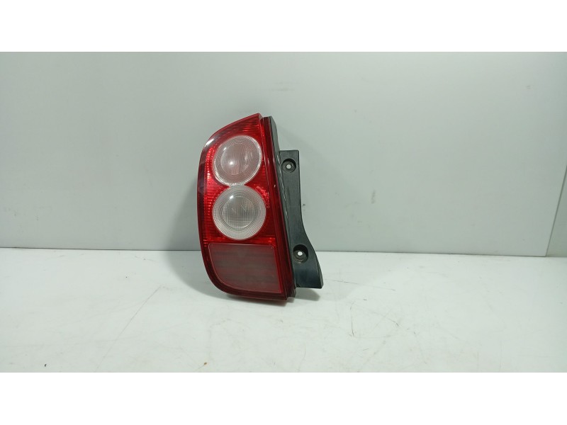 Recambio de piloto trasero izquierdo para nissan micra iii (k12) 1.2 16v referencia OEM IAM 26555AX720  