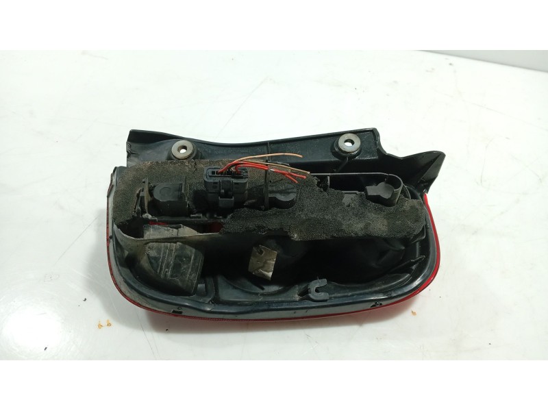Recambio de piloto trasero izquierdo para nissan micra iii (k12) 1.2 16v referencia OEM IAM 26555AX720  