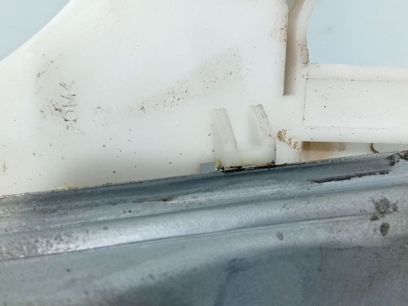 Recambio de elevalunas trasero izquierdo para ford mondeo iii (b5y) 2.0 tdci referencia OEM IAM 1320875  