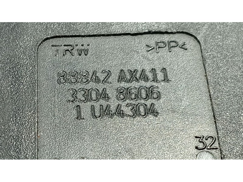 Recambio de anclaje cinturon trasero derecho para nissan micra iii (k12) 1.2 16v referencia OEM IAM   