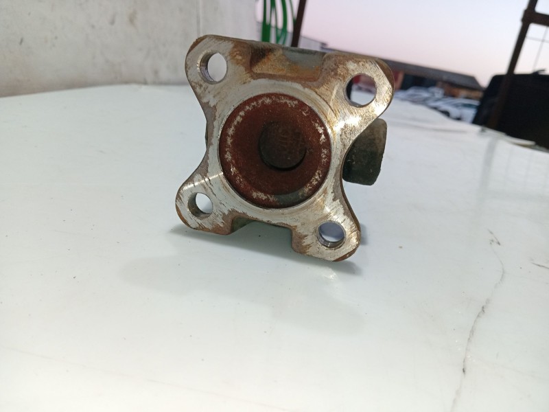 Recambio de cardan trasero para ssangyong rodius i 2.7 xdi referencia OEM IAM 3320021401  