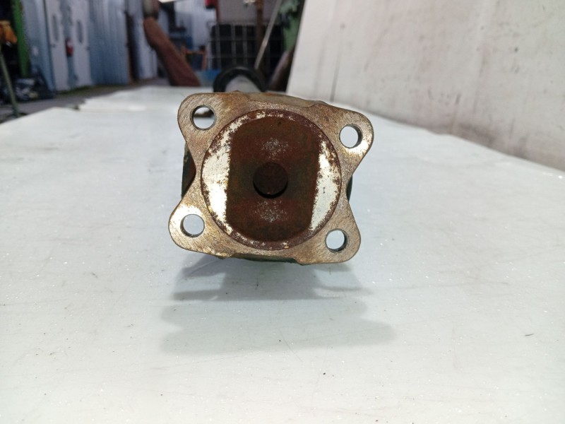 Recambio de cardan trasero para ssangyong rodius i 2.7 xdi referencia OEM IAM 3320021401  