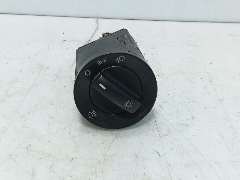 Recambio de mando luces para volkswagen polo iv (9n_, 9a_) 1.2 referencia OEM IAM   