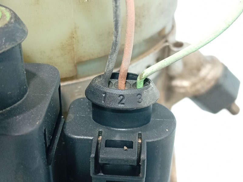 Recambio de bomba direccion para volkswagen polo iv (9n_, 9a_) 1.2 referencia OEM IAM   