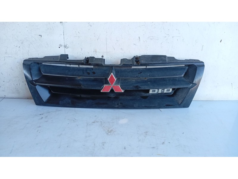 Recambio de rejilla delantera para mitsubishi montero (v60/v70) 3.2 di-d cat referencia OEM IAM   