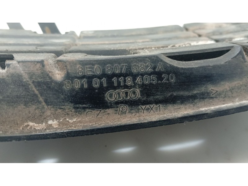 Recambio de moldura para audi a4 b6 (8e2) 1.9 tdi referencia OEM IAM   