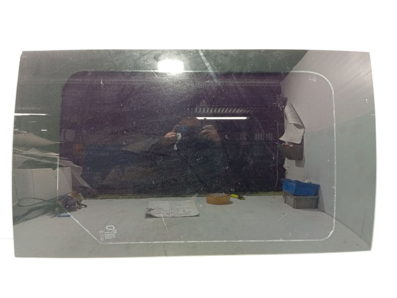 Recambio de luna trasera derecha para kia carnival ii (gq) 2.9 crdi referencia OEM IAM 0K55272510E  