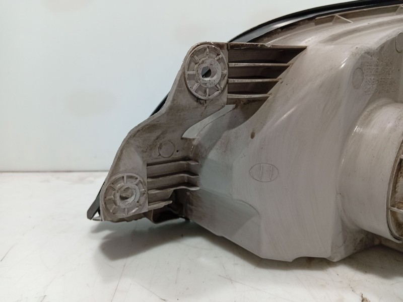 Recambio de faro derecho para kia carnival ii (gq) 2.9 crdi referencia OEM IAM 0K55251030B  