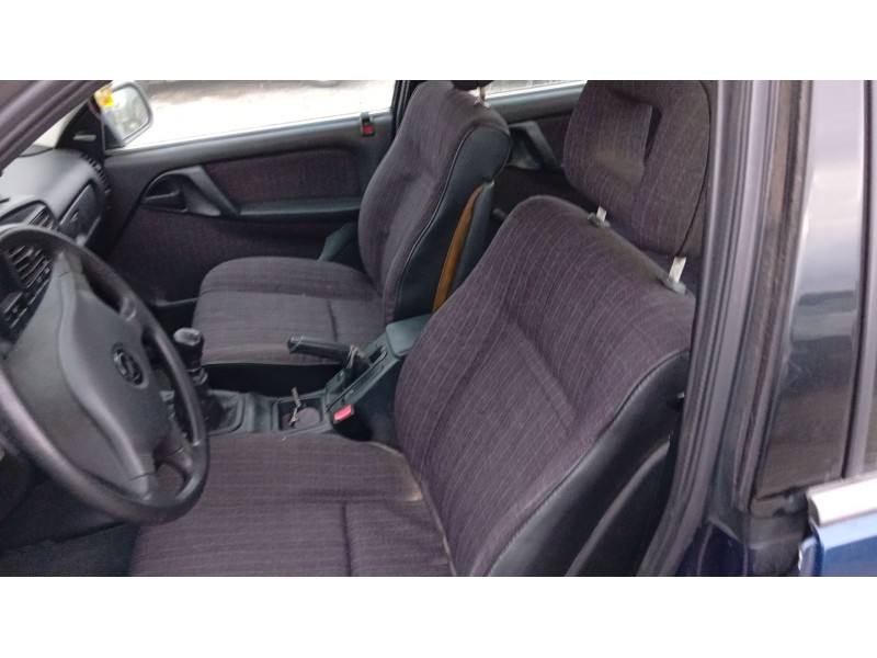 opel omega a (v87) del año 1992