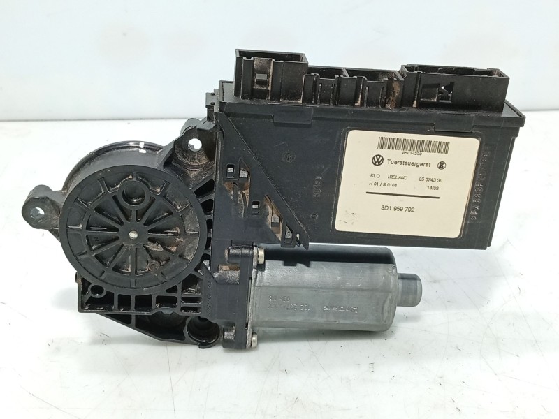 Recambio de motor elevalunas trasero izquierdo para volkswagen touareg (7la) 2.5 tdi referencia OEM IAM   