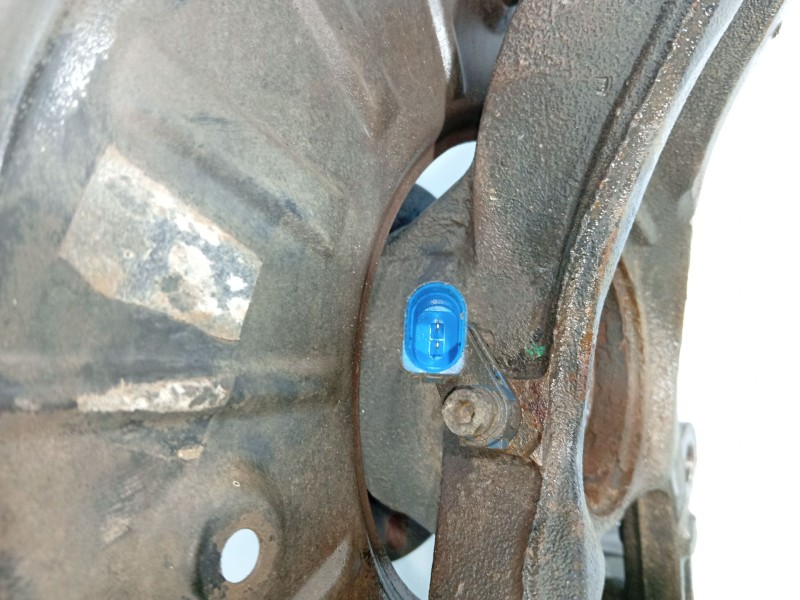 Recambio de mangueta delantera izquierda para volkswagen touareg (7la) 2.5 tdi referencia OEM IAM 7L0407257A  