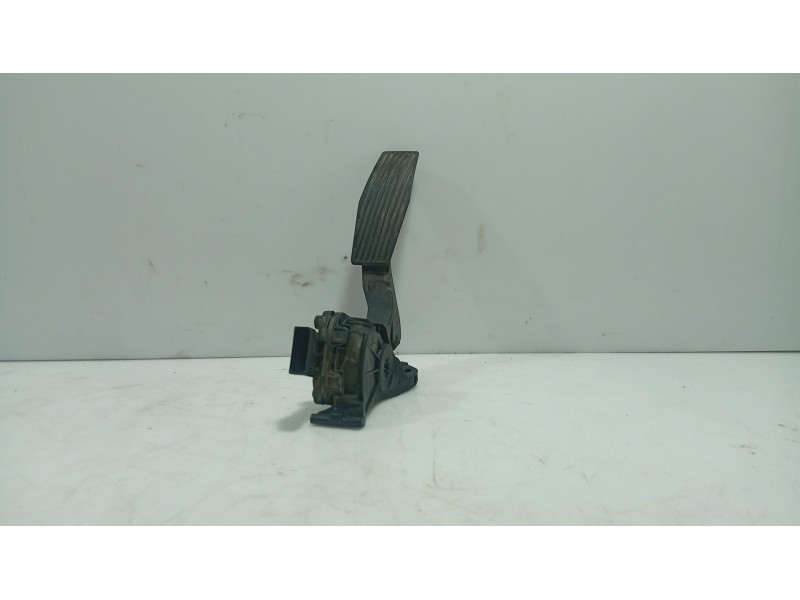 Recambio de pedal acelerador para opel astra j (p10) 1.6 (68) referencia OEM IAM 13252702  