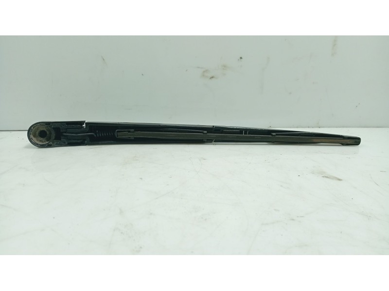 Recambio de brazo limpia trasero para opel astra j (p10) 1.6 (68) referencia OEM IAM 13256919  