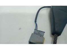 Recambio de anclaje cinturon delantero derecho para renault clio ii (bb_, cb_) 1.5 dci (b/cb07) referencia OEM IAM    2