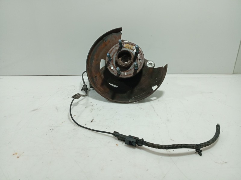 Recambio de mangueta delantera derecha para opel astra j (p10) 1.6 (68) referencia OEM IAM 13319481  