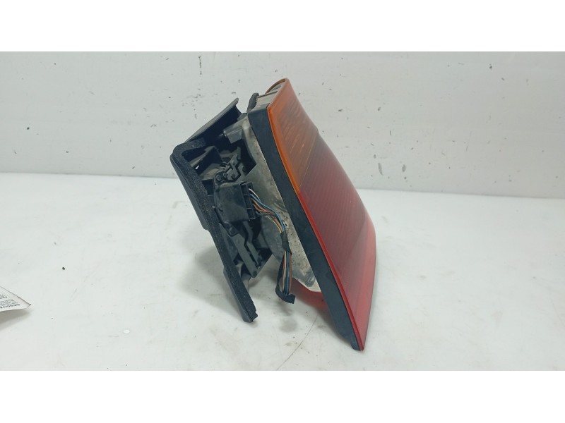 Recambio de piloto trasero derecho para bmw 3 (e46) 320 d referencia OEM IAM 63218364922  