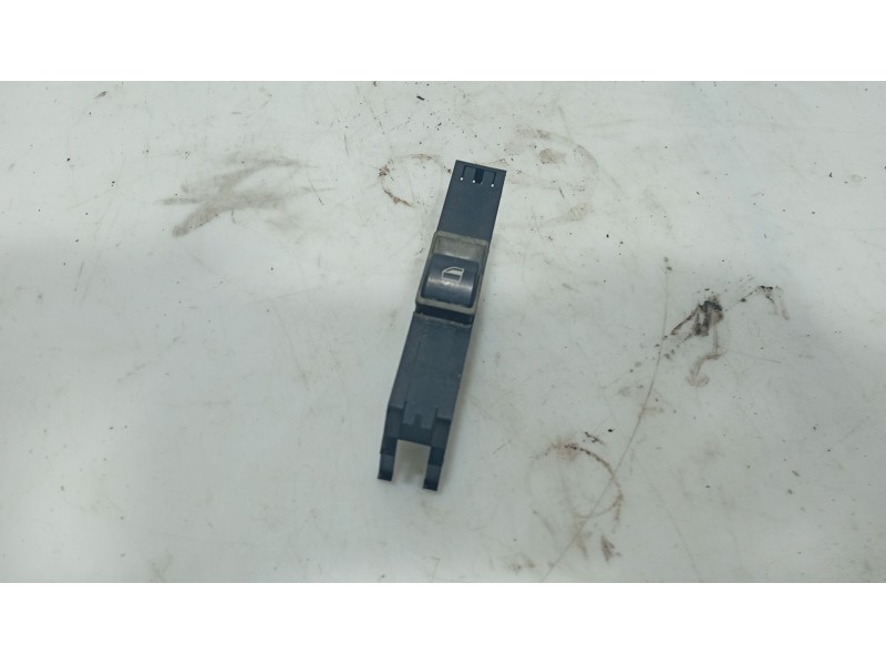 Recambio de mando elevalunas delantero izquierdo para bmw 3 (e46) 320 d referencia OEM IAM 61316902177  