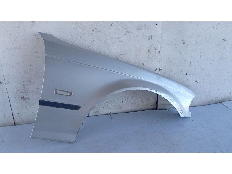 Recambio de aleta delantera derecha para bmw 3 (e46) 320 d referencia OEM IAM 41358240406  