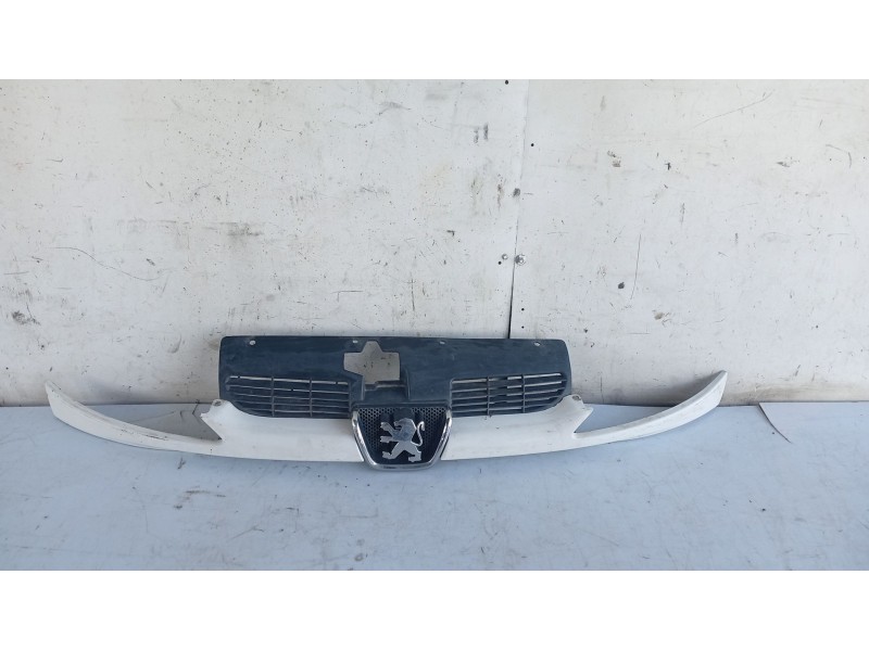 Recambio de moldura para peugeot 206 hatchback (2a/c) 1.9 d referencia OEM IAM   