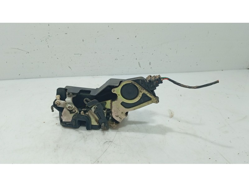 Recambio de cerradura puerta trasera izquierda para hyundai matrix (fc) 1.5 crdi referencia OEM IAM 8141017101  