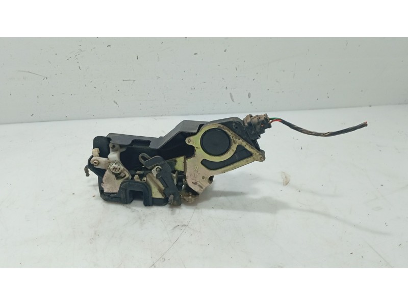 Recambio de cerradura puerta trasera izquierda para hyundai matrix (fc) 1.5 crdi referencia OEM IAM 8141017101  