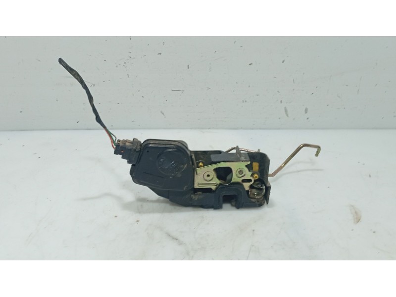 Recambio de cerradura puerta delantera derecha para hyundai matrix (fc) 1.5 crdi referencia OEM IAM 8132017100  