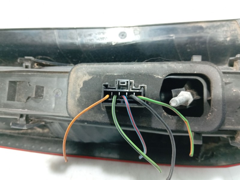 Recambio de piloto trasero derecho para ford fusion (ju_) 1.4 referencia OEM IAM 1324515  