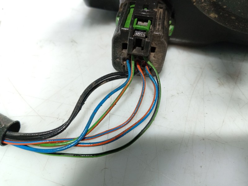 Recambio de faro izquierdo para ford fusion (ju_) 1.4 referencia OEM IAM 1526786  