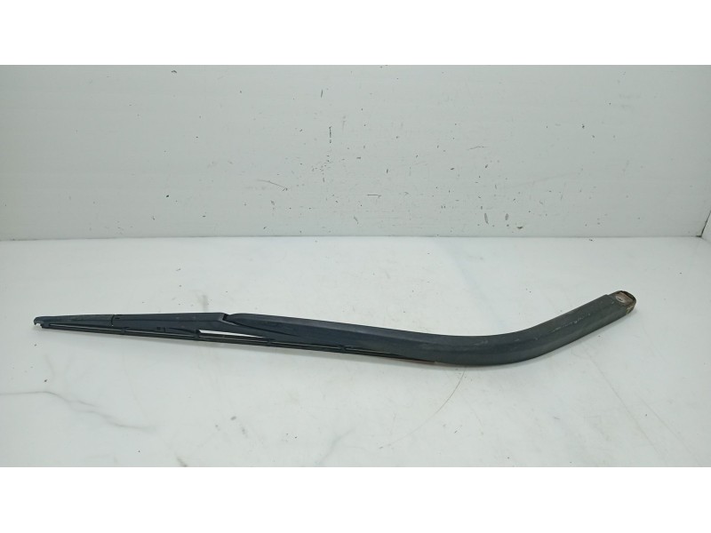 Recambio de brazo limpia trasero para nissan primera hatchback (p12) 1.6 referencia OEM IAM   