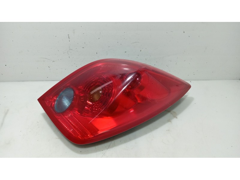 Recambio de piloto trasero derecho para nissan primera hatchback (p12) 1.6 referencia OEM IAM   