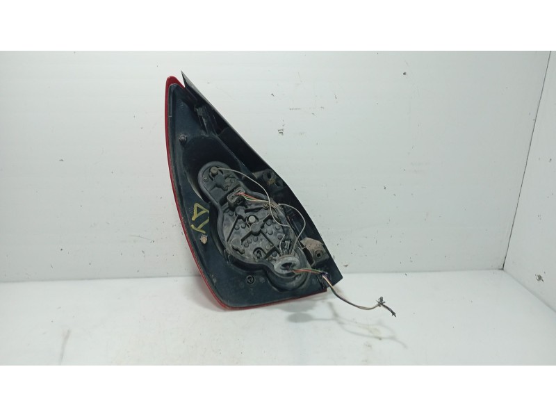 Recambio de piloto trasero derecho para nissan primera hatchback (p12) 1.6 referencia OEM IAM   